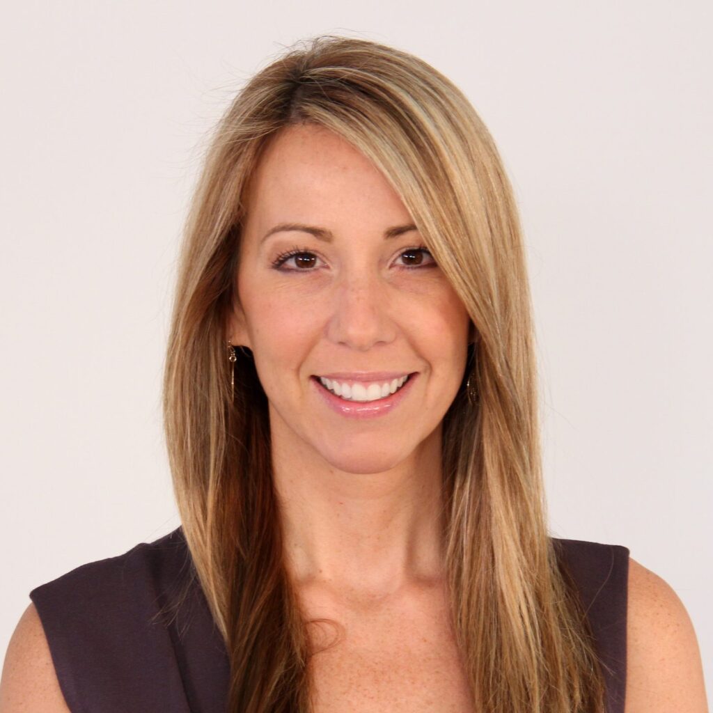 Headshot of Stephanie Oliver