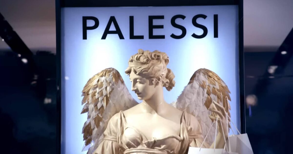 A statute of a mannequin with the word "Palesi" above the mannequin's head